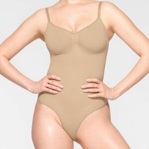 SKIMS SEAMLESS SCULPT BODYSUIT - CLAY - SIZE SMALL